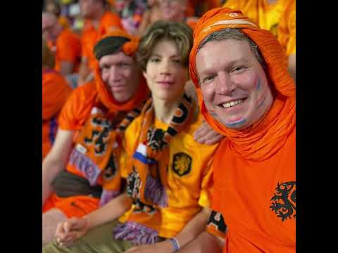 صور الجماهير الهولندية الحاضرة باستاد خليفة الدولي لمتابعة مباراة هولندا و أمريكا