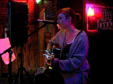 Kelli Swan performing at the Wooden Nickel