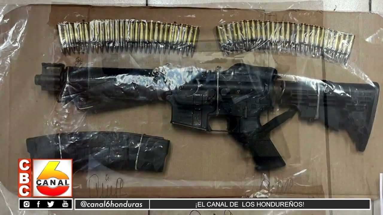 Detienen a dos individuos en posesión de una AK-47 y un AR-15 en el sector Rivera Hernández de SPS