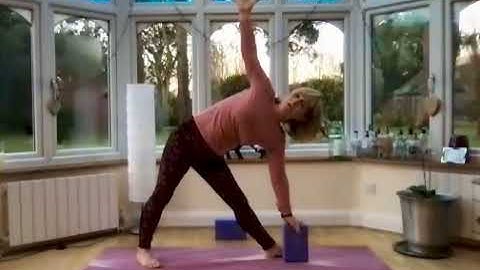 @montblancyoga3606  Yoga Clip - How to do... Trikonasana / Triangle Pose using a Yoga block.