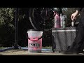 Vídeo: Muc-Off Kit de Limpieza Cubo