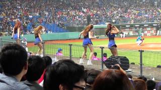 20130330犀睛女孩9局下半前熱舞！