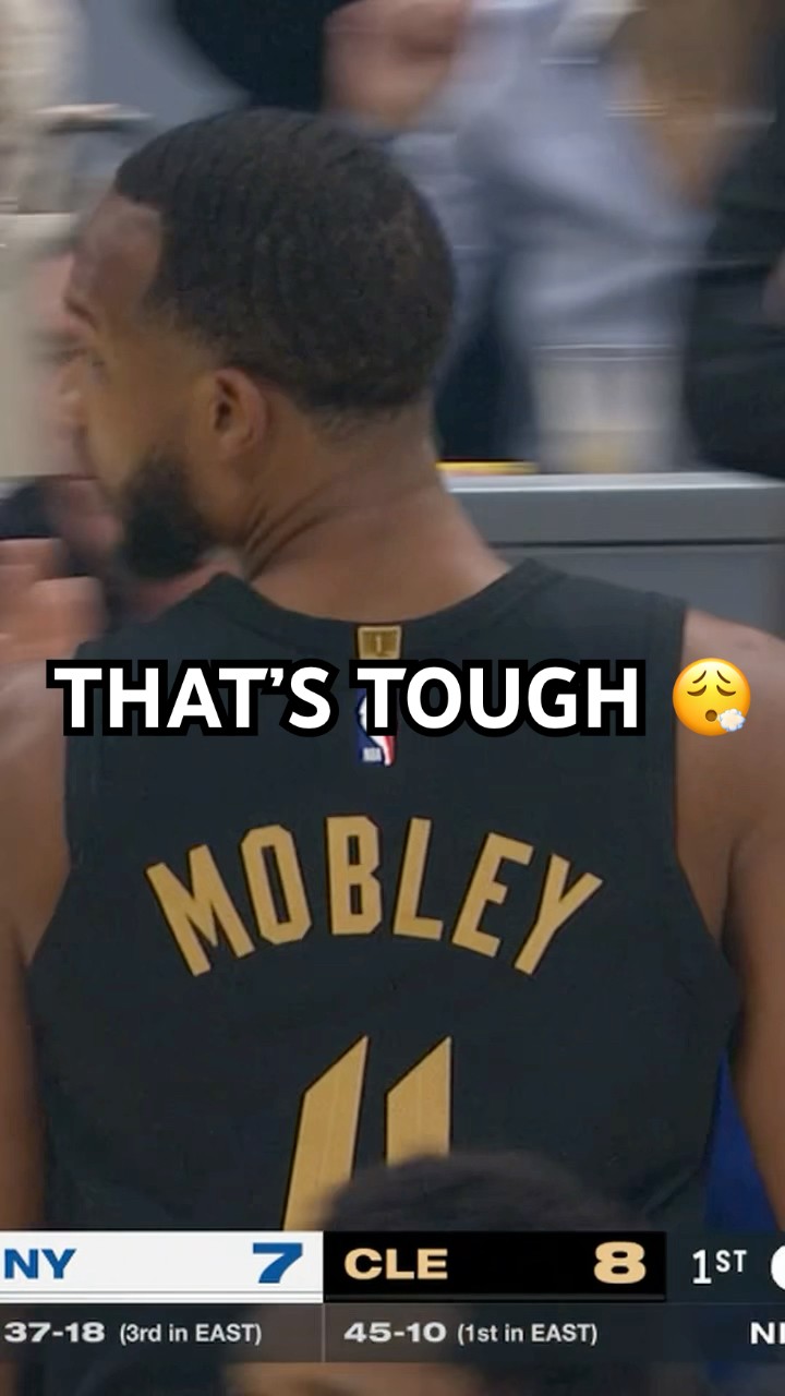 Evan Mobley shows off the handle