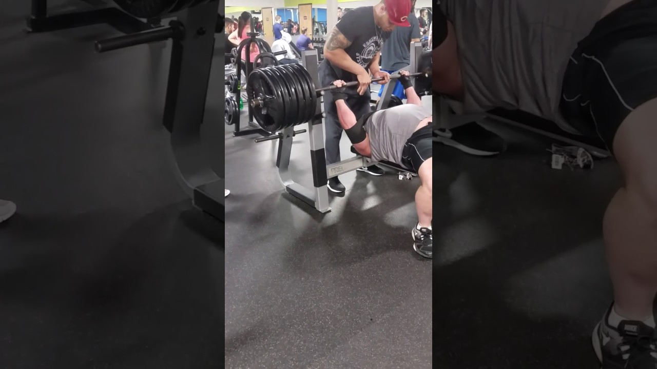 Easy 585lb Bench Press with Mark Bell's slingshot YouTube