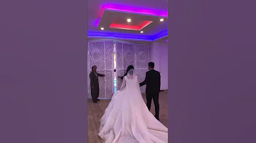 دخوليه العرسان للقاعه 