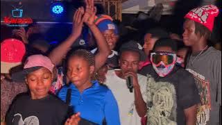 SELE MINAMBA NA MEDDY VOICE WAMEFANYA BALAA KWENYE STAGE YA USIKU WA SIUNAJUA TIPTOP BAR MANZESE