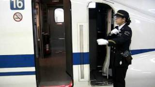 Nozomi 700 - Shinkansen entrando en Shinagawa