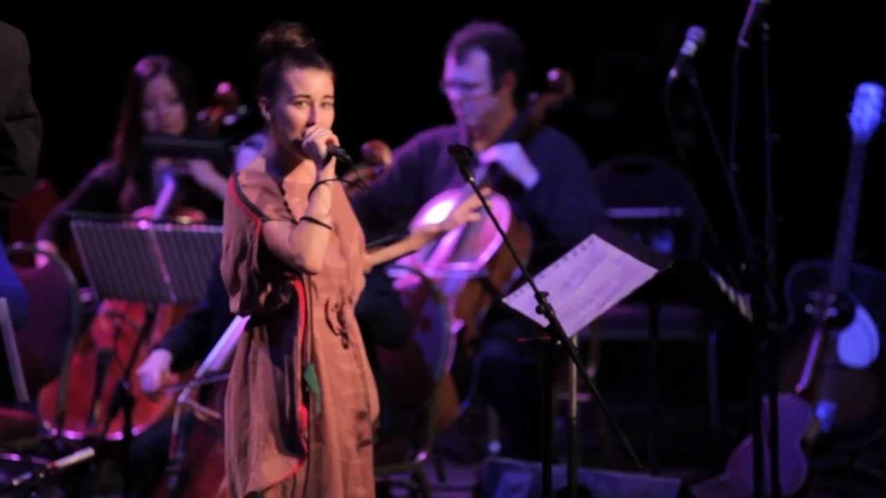 Zola Jesus & Jherek Bischoff - "Lick The Palm of The Burning Handshake