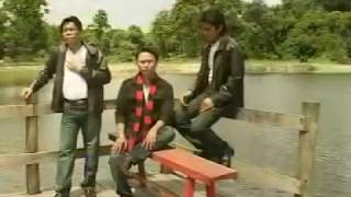 Download Lagu Sedih , Berpisah Karena Beda Agama - Trio Togama Video MP3 Lagu Sedih , Berpisah Karena Beda Agama - Trio Togama