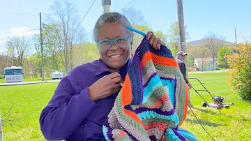 😃💜🧶 crochet with me! Close to being done!