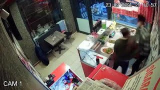 Çiğ köfte acılı olduğu için genç çalışanı darbeden saldırgan işten çıkarıldı