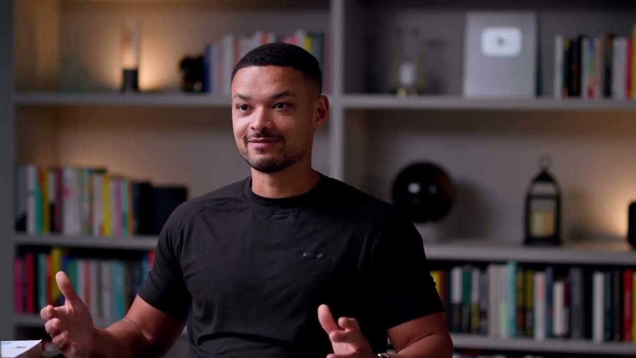 Интервью бывшего директора Google X Мо Гавдата о будущем.