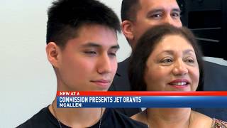 Commission presents jet grants