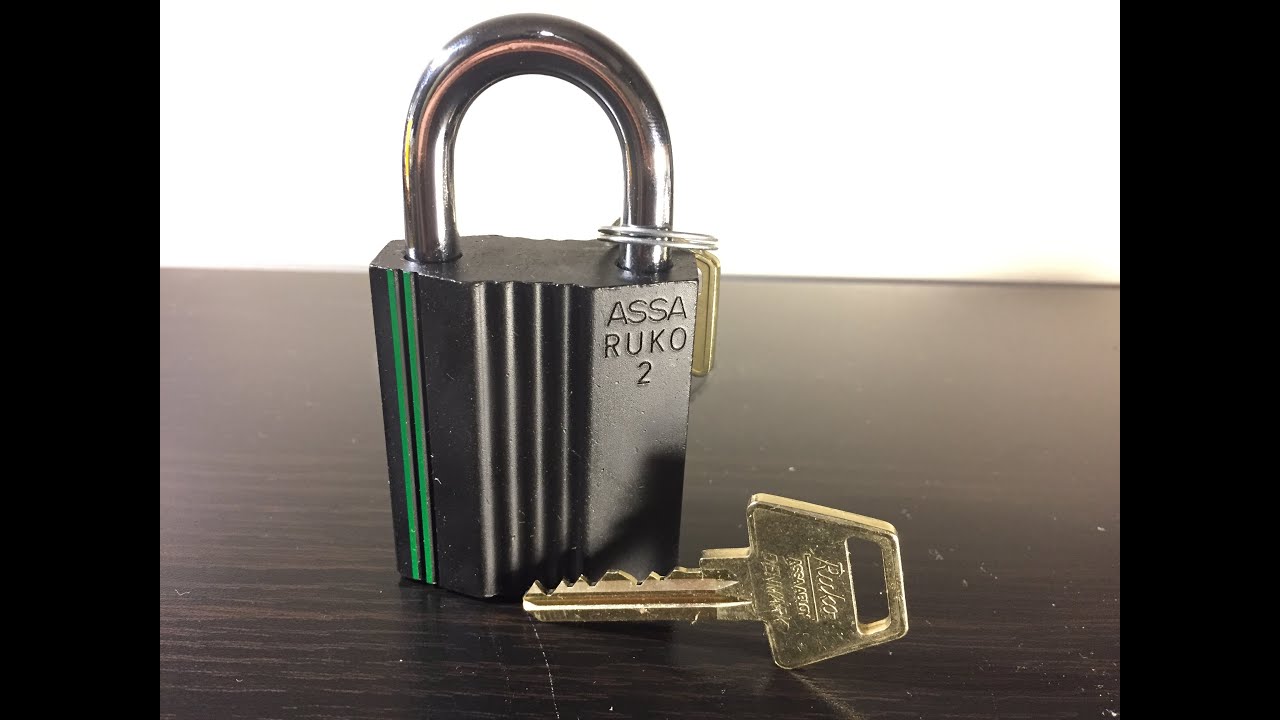 [004]Assa Ruko2 with Assa 600 core - pick + gut - YouTube