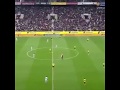 لاعب دورتموند يدير الشمة هههههههههه 