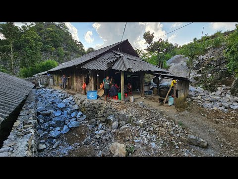 Đập Đá Lấp Nền Nhà Em Ly Và Bữa Cơm Mèn Mén Rau Dưa Của Anh Em Gia Hộ Em Ly Làm.Mí Tủa VLOG