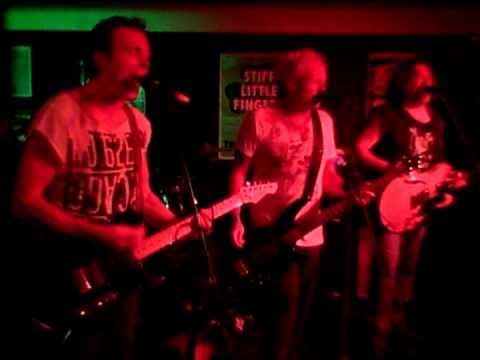 The Outcasts - "The Cops Are Comin"