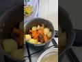 VAMOS VER O QUE ELA ESTA PREPARANDO PARA O ALMOÇO