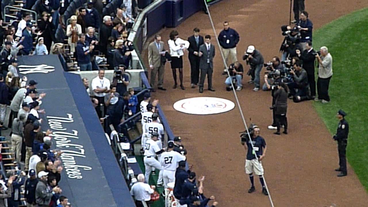 Andy Pettitte throws out the Ceremonial First Pitch at ALDS Game 2!