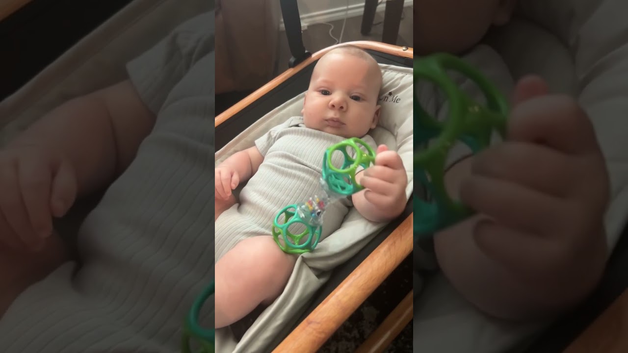 Discover the Bright Starts Rattle & Shake Barbell for Babies!