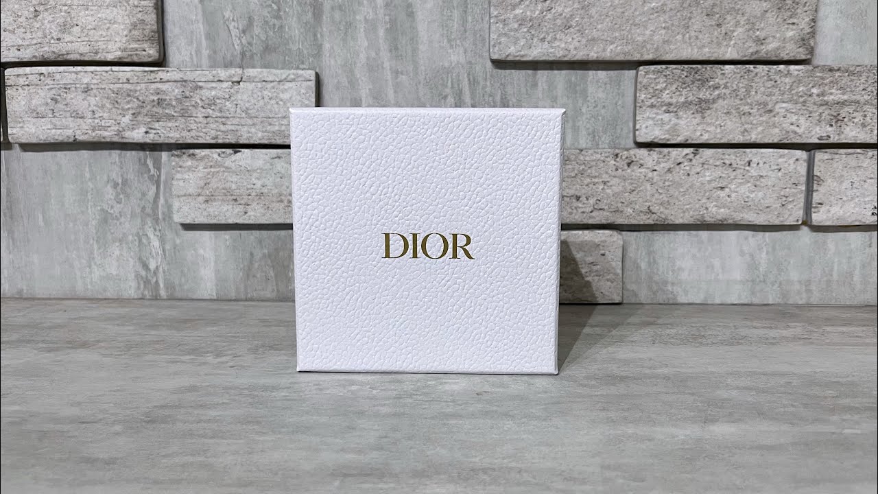 【洗練されたデザイン】DIOR★Caro Dandelion カードホルダー Dior Caro Dandelion Card Holder Unboxing! - YouTube