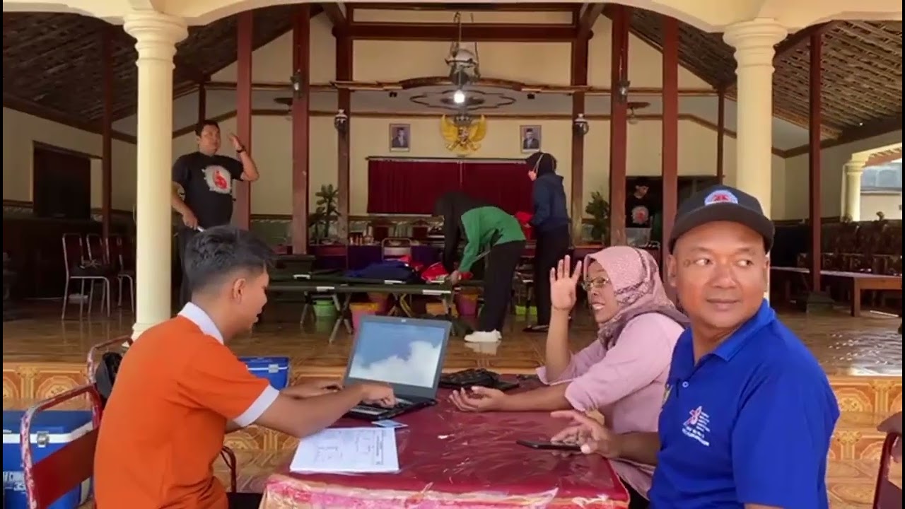 SELEKSI DONOR DAN PENGAMBILAN DARAH MELALUI MOBILE UNIT [PKL 1 Kelompok PMI Kab.Trenggalek 2024