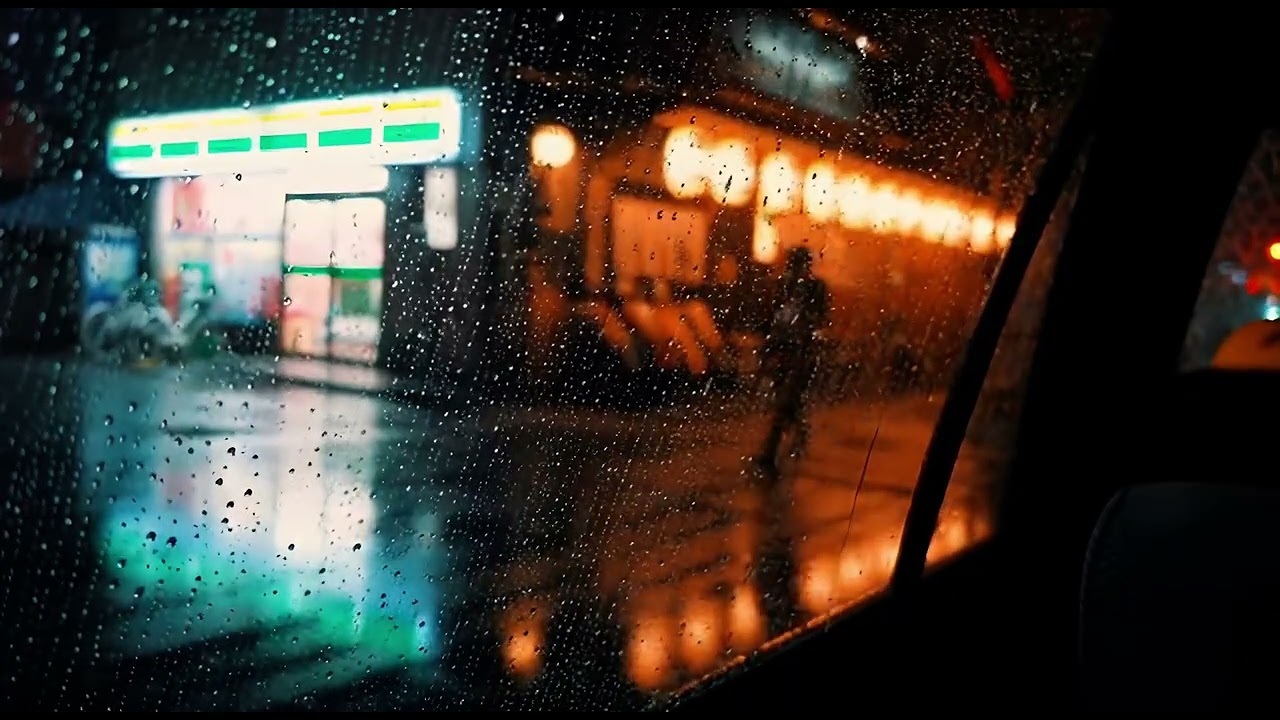 POV: You’re catching the last train in 1980s Tokyo 🚉