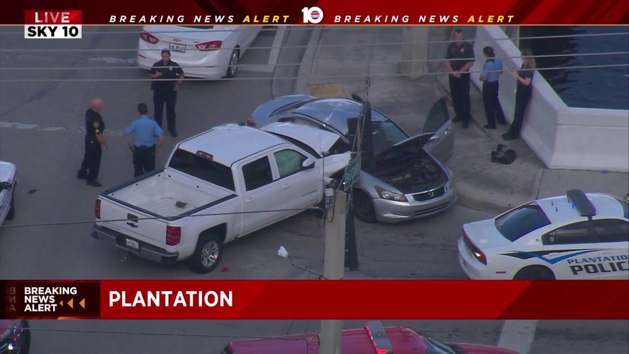 Two-vehicle closure prompts West Broward Boulevard closed