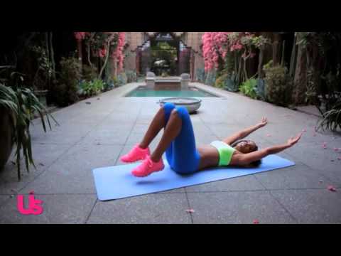 Kelly Rowland Shares Her Abs Workout With Us!