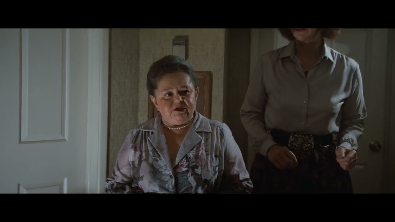 Poltergeist (1982) - Clear your minds. It knows what scares you.