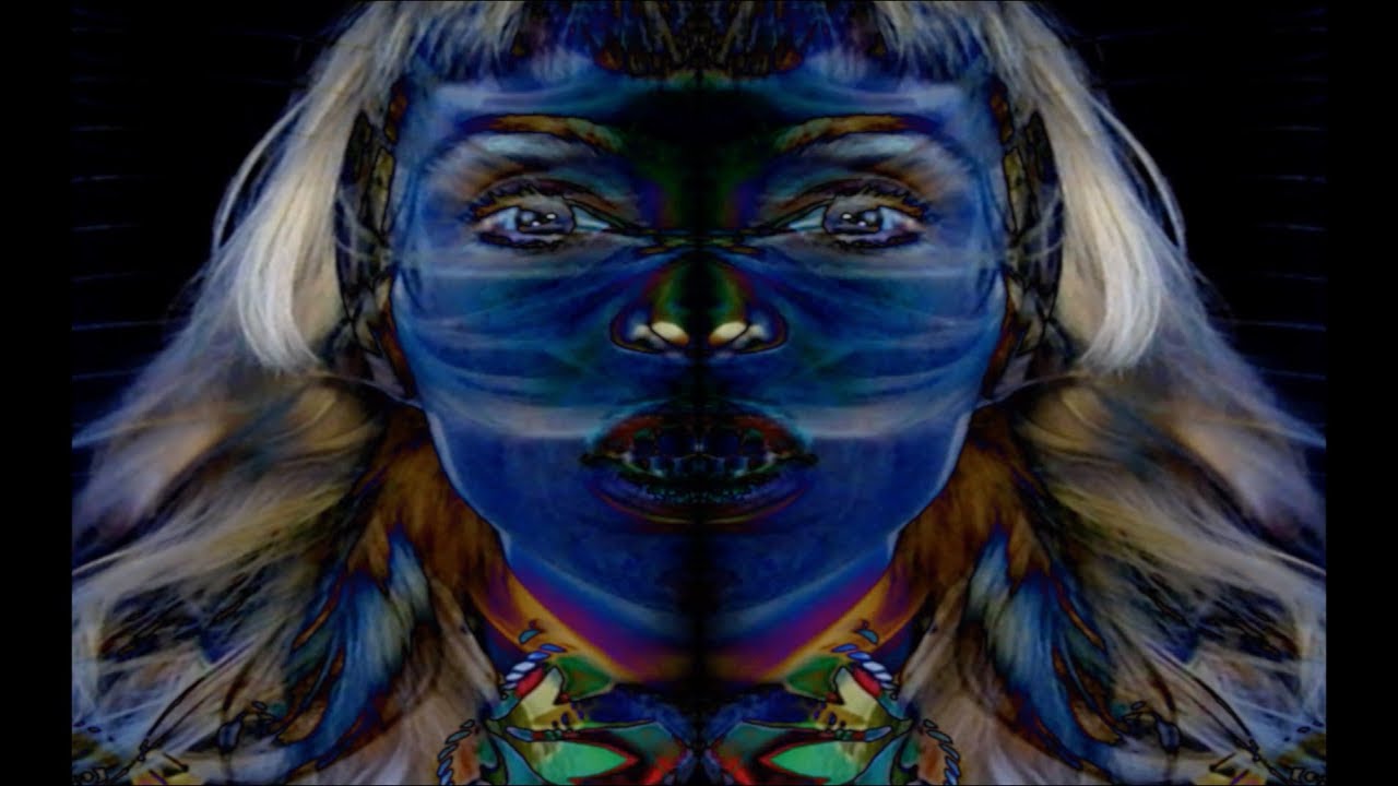 Propaganda - Petra Glynt (Official Video) adlı videoyu YouTube'da izle Propaganda - Petra Glynt (Official Video) adlı videoyu YouTube'da izle