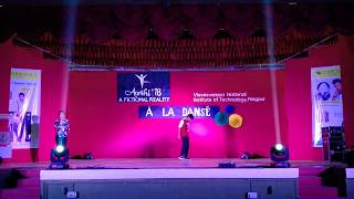 Rishab De Performing In Aarohi 2018, Vnit Elimination Round