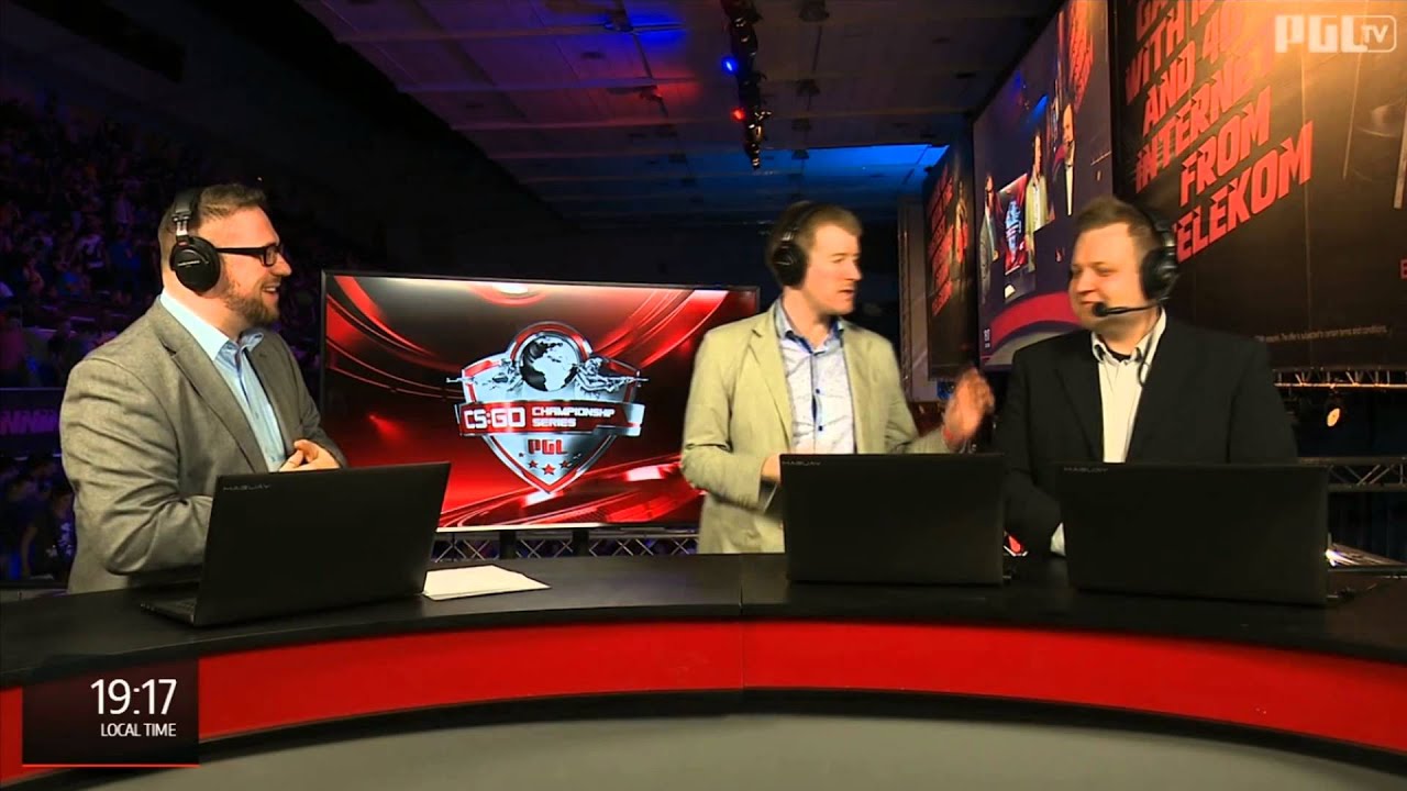 CSGO - Funny chat at analysts desk - YouTube