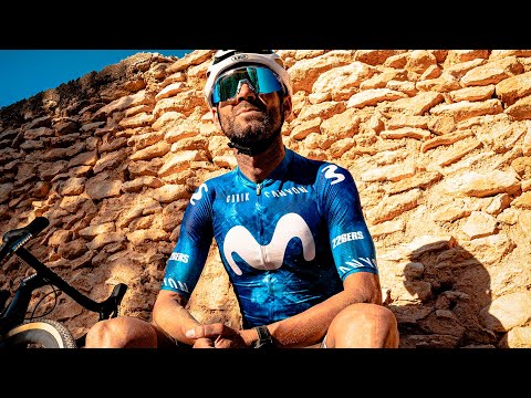 וִידֵאוֹ: Movistar ללבוש 'חולצת קשת' מיוחדת ב-Strade Bianche