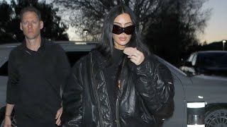 Kim Kardashian Is A Chic Basketball Mama Despite Finger Injury