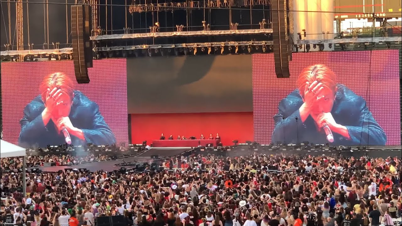 Man on Fire ATEEZ In Your Fantasy Tour Chicago