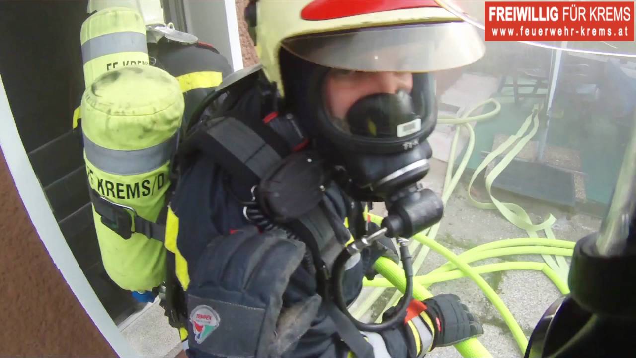 Incendio visto dal casco dei vigili del fuoco volontari [Pompieri in azione dall'Austria] VVF 2016]