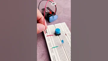 تأثير المكثفات في الدوائر الالكترونية المكثف المتسعة Capacitor الالكتزونيات الاردوينو Shorts 