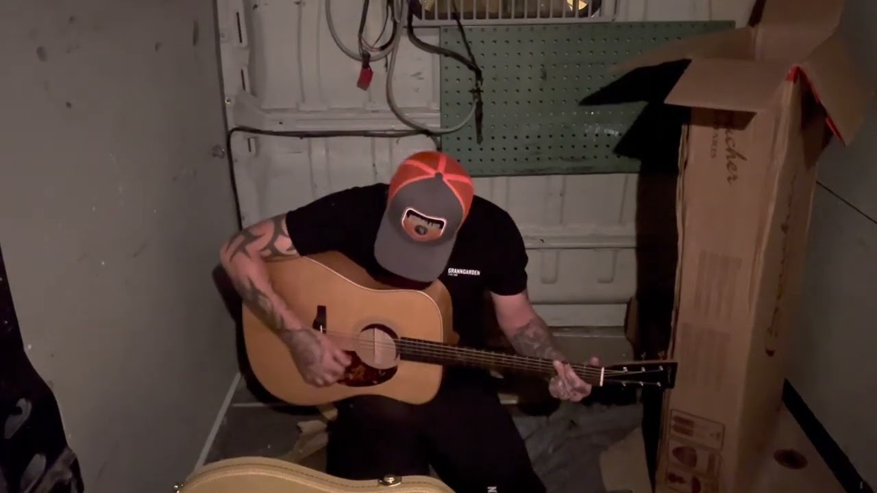 Flatpick Nation | Unboxing my new Boucher BG-42G