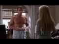Kelly Preston con Arnold Schwarzenegger e Danny DeVito in "Twins"