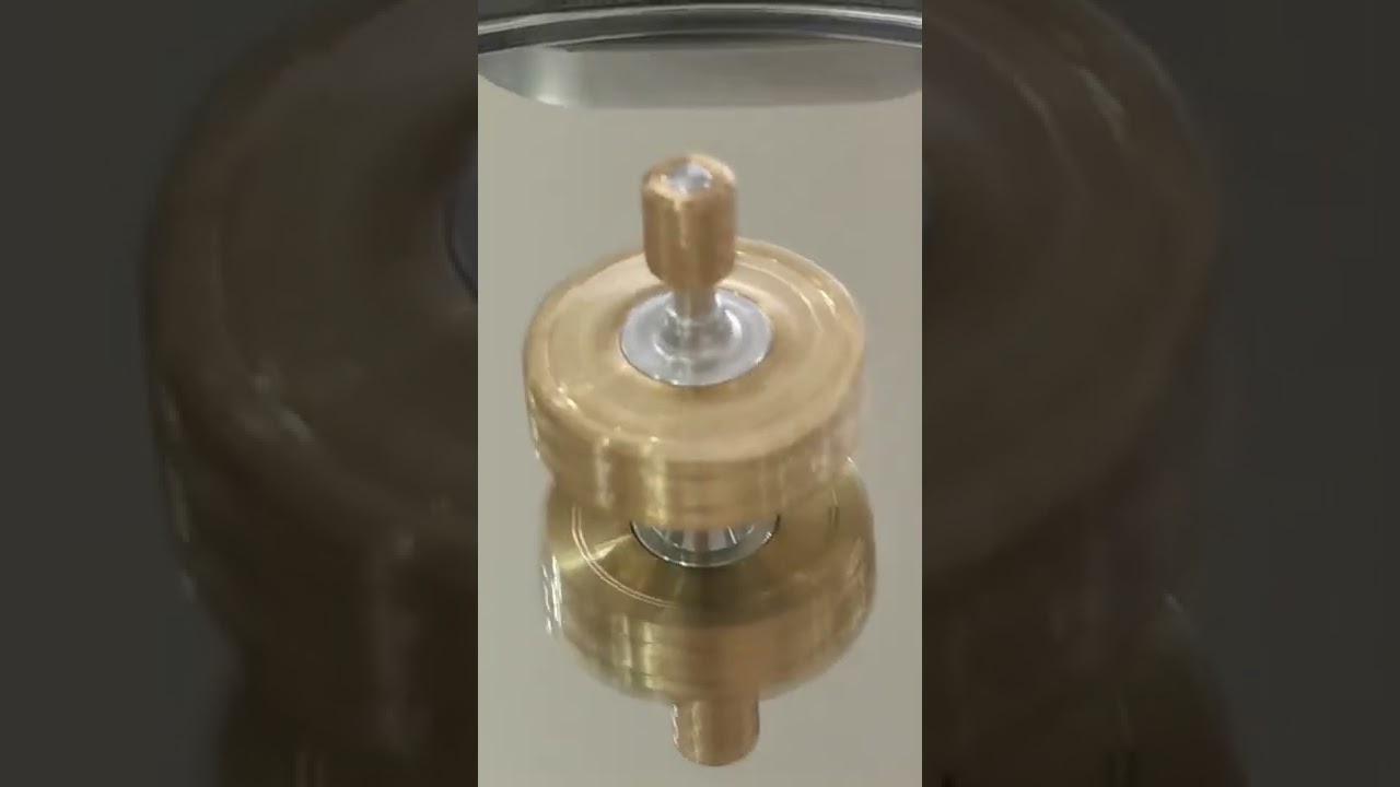 Red Ruby tip Vorso spin top, aptly played to the kick ass "This Wheel's On Fire" (Incendiary remix)