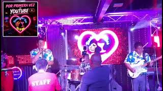 Los amantes del trópico en el bar túyyo