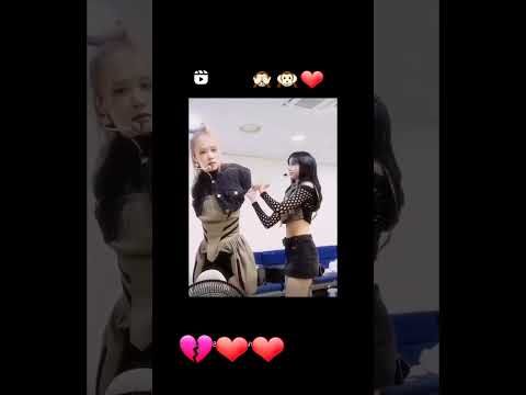 Rosé Slapping Lisa In Her Face Lisa Blackpink Girl Asmr Blink Rose 