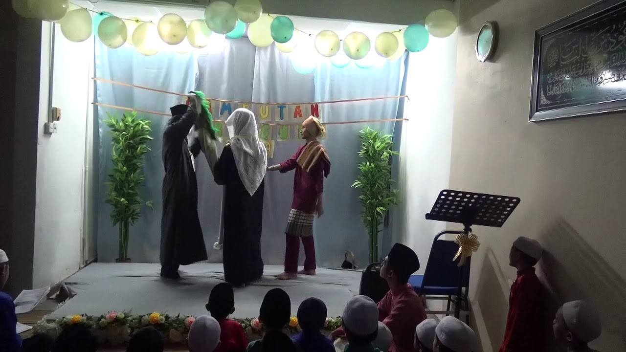 Persembahan Pentomen dari Guru² dan Pelajar. - YouTube