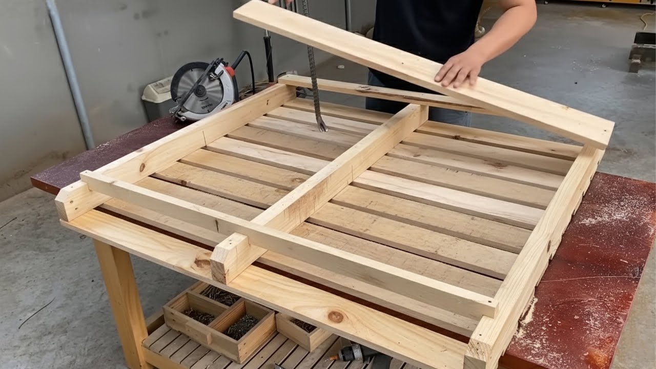 Watch What This Talented Carpenter Did With Scrap Pallet Wood // Woodworking Workshop