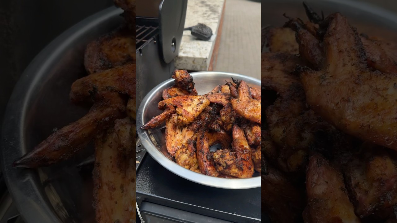 Жареные куриные крылышки при температуре 400° — перевернул несколько раз и ударил с этим Очень Шу...