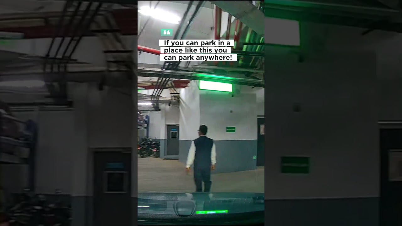 Это была очень тесная парковка.