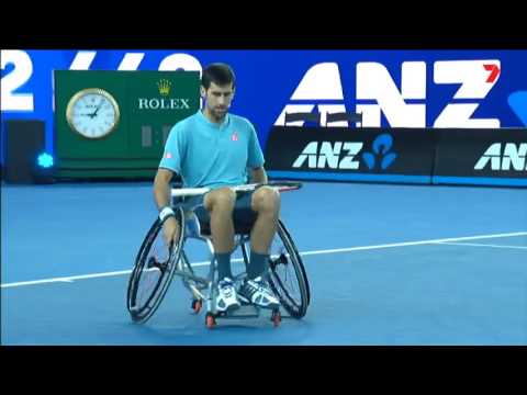 ნოვაკ ჯოკოვიჩმა  სავარძელში მჯდომმა სცადა ჩოგბურთის თამაში