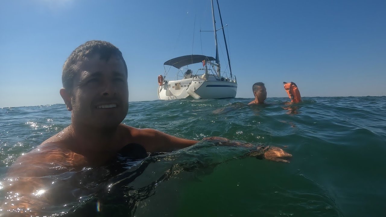 La Gura Portiței ajungi inot :)