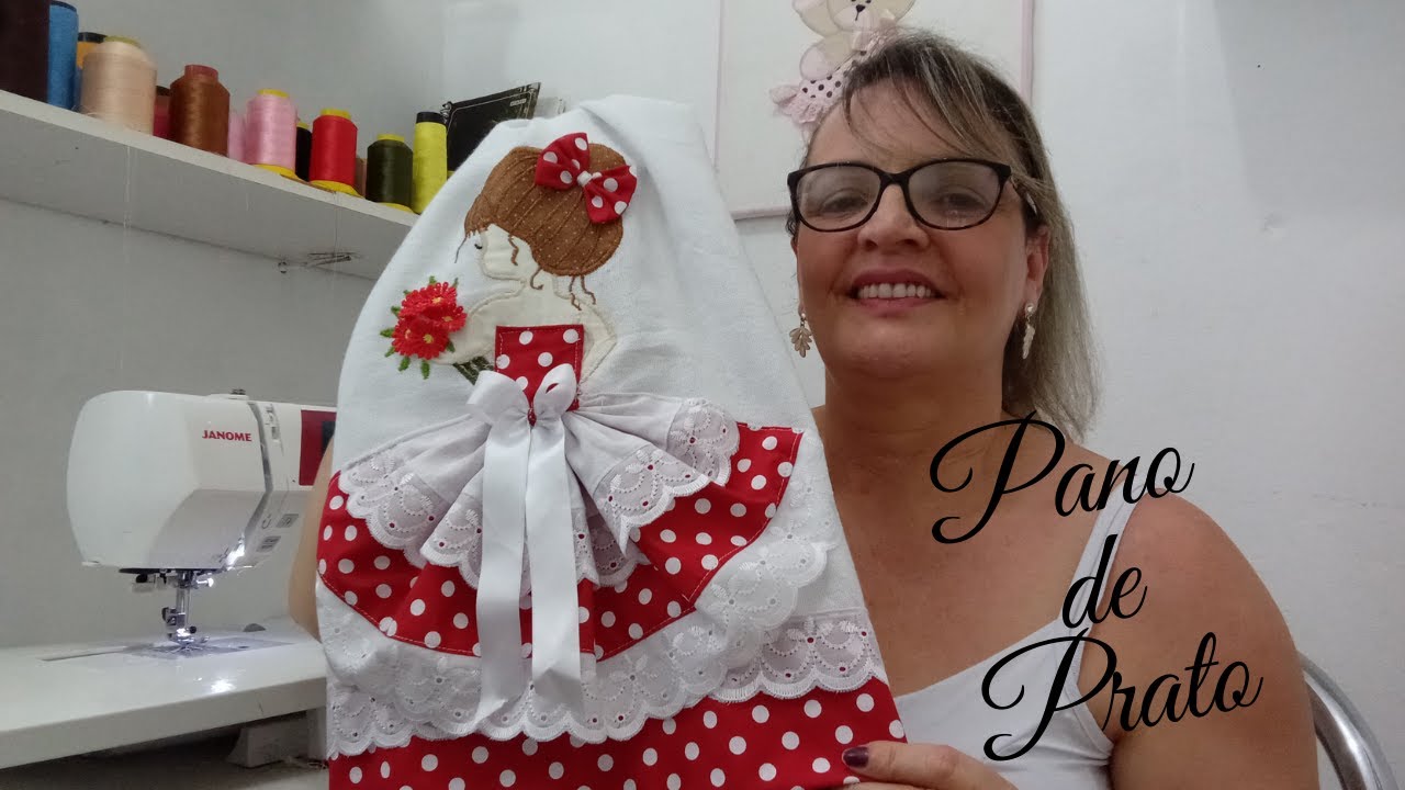 PANO DE COPA COM BONECA EM PATCH APLIQUE
